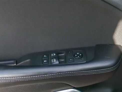 Used 2021 Dodge Challenger SXT image 18