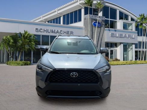 Used 2024 Toyota Corolla Cross LE w/ Moonroof Package FWD image 2