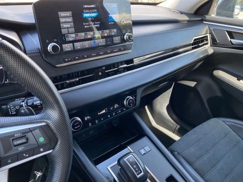 Used 2024 Mitsubishi Outlander 4WD Plug-In Hybrid image 19