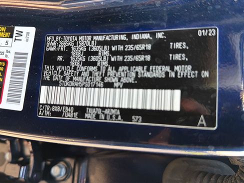 Used 2023 Toyota Highlander XLE FWD image 42