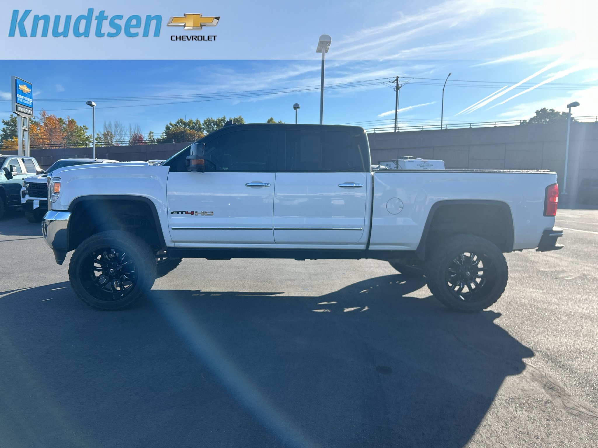 Used 2015 GMC Sierra 2500 SLT AWD/4WD image 4