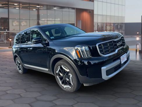 Used 2025 Kia Telluride S image 7