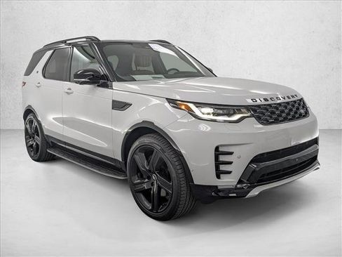 New 2025 Land Rover Discovery Dynamic SE image 7