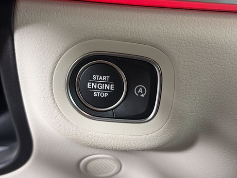 Used 2025 Mercedes-Benz GLE 350 4MATIC image 24