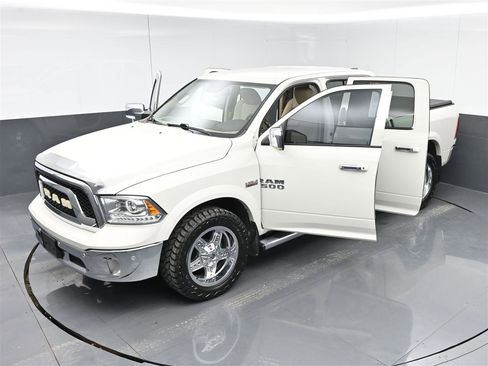 Used 2017 RAM 1500 Laramie w/ Convenience Group image 39