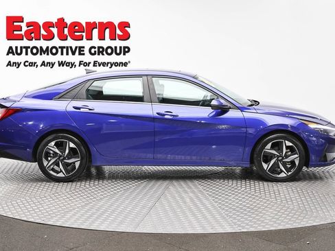 Used 2023 Hyundai Elantra Limited w/ Preferred Accessory Package FWD image 4
