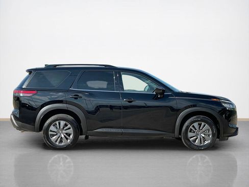 Used 2025 Nissan Pathfinder SV FWD image 9