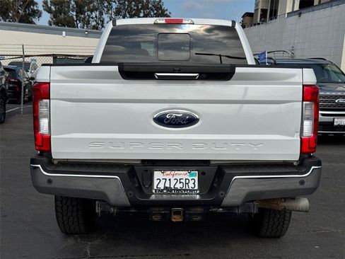 Used 2019 Ford F250 Lariat w/ Lariat Value Package AWD/4WD image 13