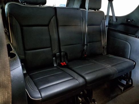 Used 2023 Chevrolet Suburban Premier AWD/4WD image 10