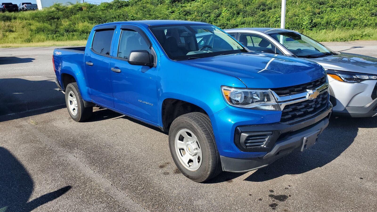Used 2022 Chevrolet Colorado W/T w/ WT Convenience Package AWD/4WD image 2