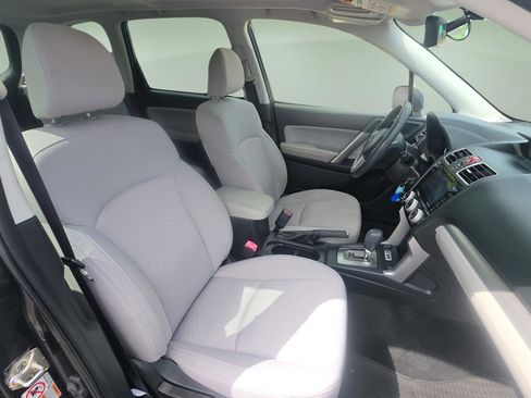Used 2018 Subaru Forester 2.5i Premium AWD/4WD image 16