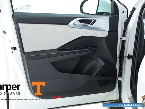 Used 2025 Volkswagen Taos SE w/ Panoramic Sunroof Package AWD/4WD image 56