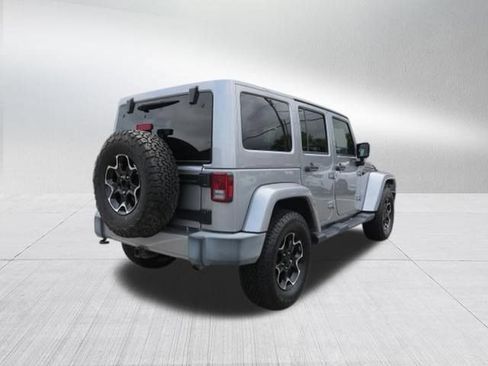 Used 2017 Jeep Wrangler Unlimited Sahara w/ Dual Top Group AWD/4WD image 3