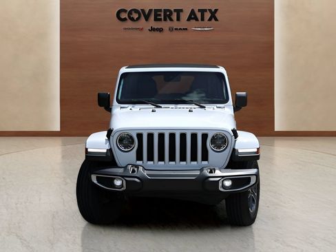 Used 2023 Jeep Wrangler Unlimited Sahara w/ LED Lighting Group AWD/4WD image 8