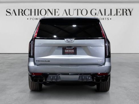 Used 2024 Cadillac Escalade V w/ LPO, ONYX Package AWD/4WD image 10