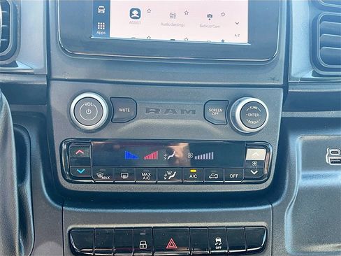 Used 2024 RAM ProMaster 2500 w/ Convenience Group image 15