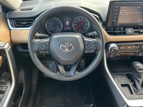 Used 2022 Toyota RAV4 XLE w/ Convenience Package image 17