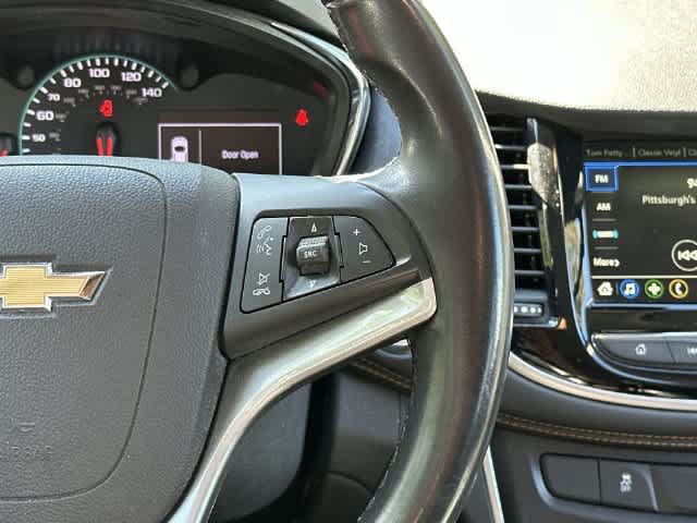 Used 2019 Chevrolet Trax LT w/ LT Convenience Package AWD/4WD image 9
