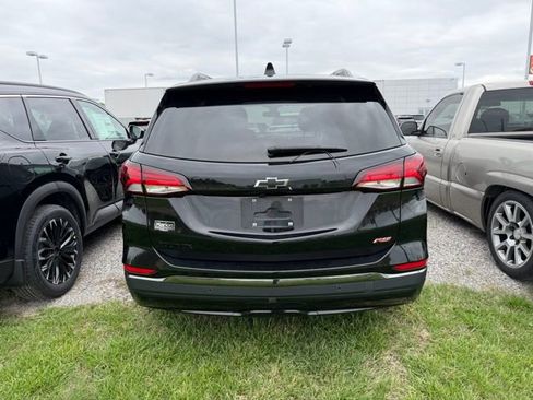 Used 2023 Chevrolet Equinox RS image 3