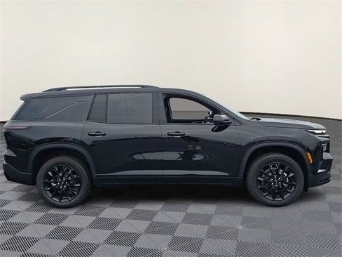 New 2025 Chevrolet Traverse LT w/ Enhanced Driving Package image 5