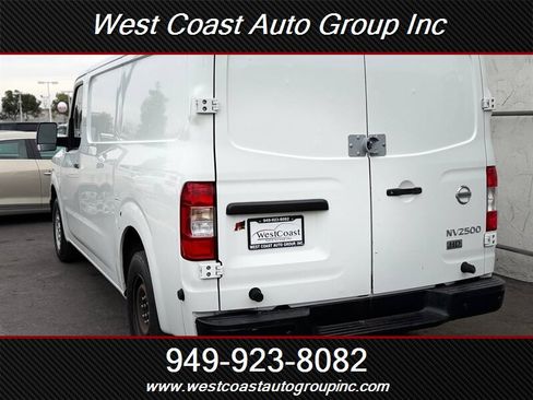 Used 2016 Nissan NV 2500 SV image 3