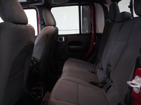 Used 2024 Jeep Gladiator Sport image 15