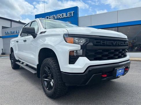 Used 2024 Chevrolet Silverado 1500 Custom Trail Boss w/ LPO, Dark Essentials Package AWD/4WD image 14