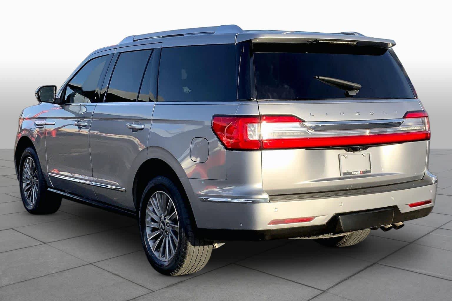 Used 2021 Lincoln Navigator 4WD image 12