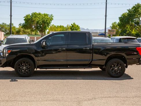 Used 2019 Nissan Titan SL w/ Midnight Edition AWD/4WD image 8