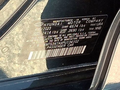 Used 2023 Genesis G70 2.0T image 30