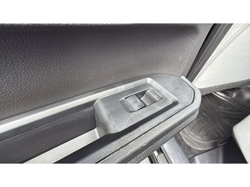 Certified 2024 Toyota Tacoma SR5 AWD/4WD image 36