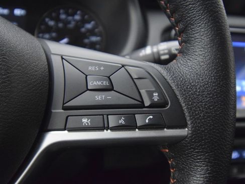 Used 2021 Nissan Kicks SR w/ SR Premium Package FWD image 31