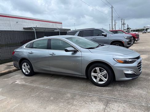 Used 2024 Chevrolet Malibu LT FWD image 4