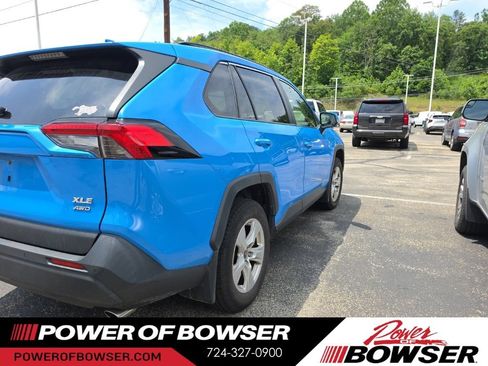 Used 2019 Toyota RAV4 XLE AWD/4WD image 4