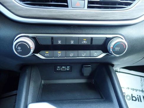Used 2025 Nissan Altima 2.5 SV FWD image 17