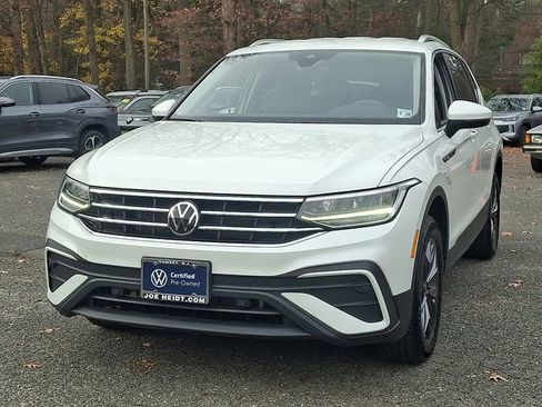 Certified 2023 Volkswagen Tiguan SE image 4