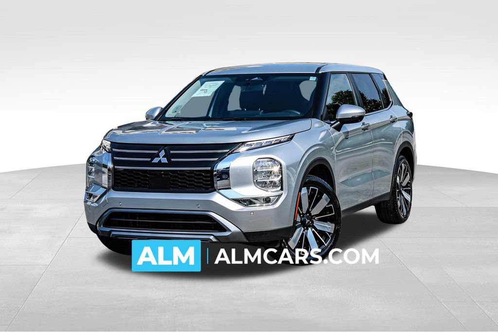 Used 2025 Mitsubishi Outlander SE FWD image 1