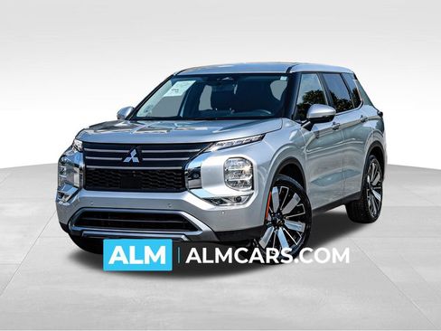 Used 2025 Mitsubishi Outlander SE FWD image 1