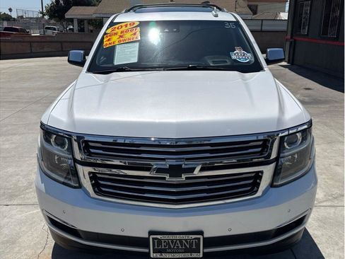 Used 2019 Chevrolet Suburban Premier w/ Premier Plus Edition AWD/4WD image 2