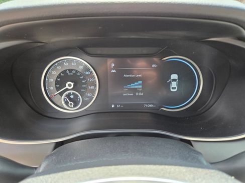 Used 2022 Genesis G70 2.0T RWD image 31