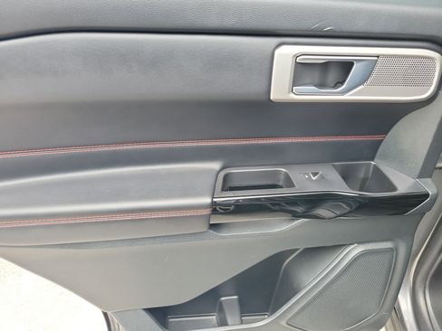 Used 2022 Ford Explorer ST-Line RWD image 12