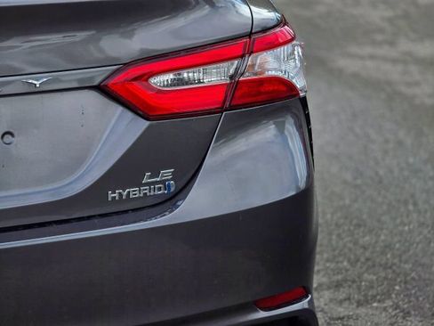 Used 2019 Toyota Camry SE w/ Audio Package FWD image 11