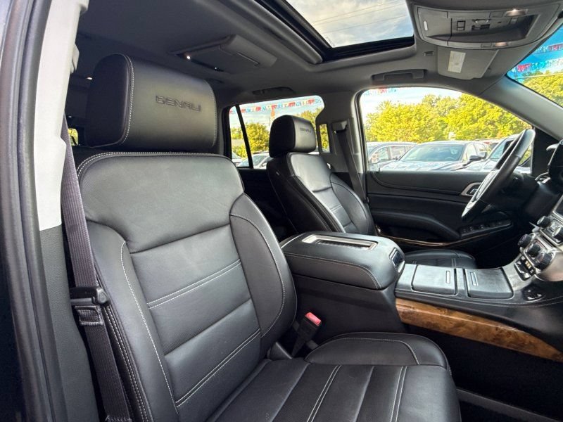 Used 2015 GMC Yukon Denali w/ Premium Package AWD/4WD image 23