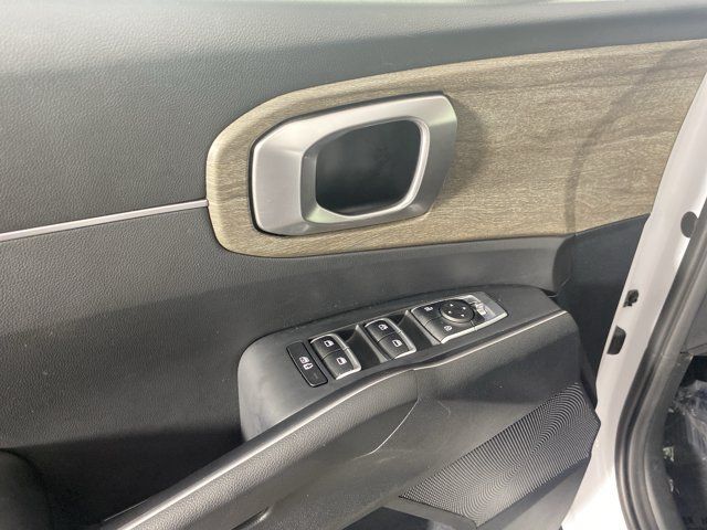 Used 2022 Kia Sorento S AWD/4WD image 16