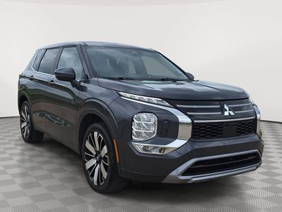 Used 2025 Mitsubishi Outlander SE