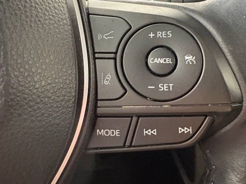 Used 2022 Toyota Corolla Cross LE AWD/4WD image 20