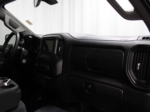 Used 2019 Chevrolet Silverado 1500 Custom w/ Custom Convenience Package AWD/4WD image 24