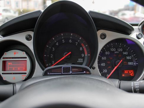 Used 2010 Nissan 370Z Touring w/ Sport Pkg RWD image 19