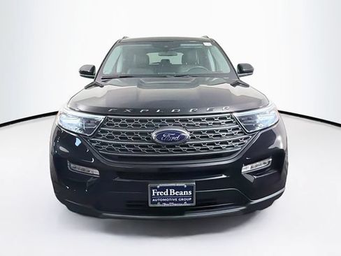 Used 2023 Ford Explorer XLT w/ Equipment Group 202A AWD/4WD image 2