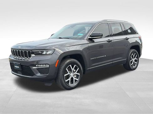 Used 2023 Jeep Grand Cherokee Limited AWD/4WD image 2